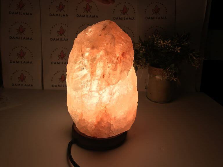 09 Lý Do Nên Sở Hữu Một Chiếc Đèn Đá Muối Himalaya 17 den da muoi tu nhien ban o dau hcm