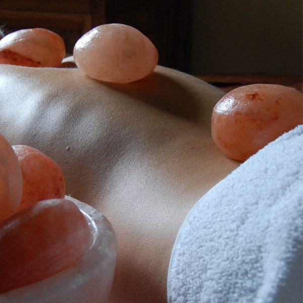 Đá muối massage