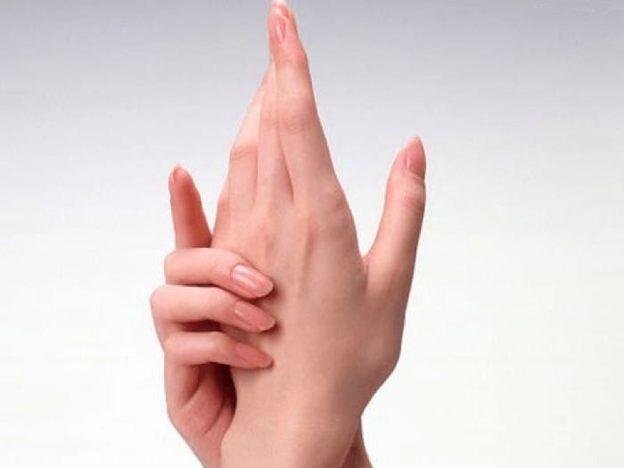 Tê hai ngón tay út và áp út – tiềm ẩn nhiều bệnh lý nguy hiểm