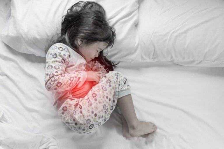 4 triệu chứng thường gặp của bệnh đường ruột ở trẻ em 35 benh duong ruot o tre em 01