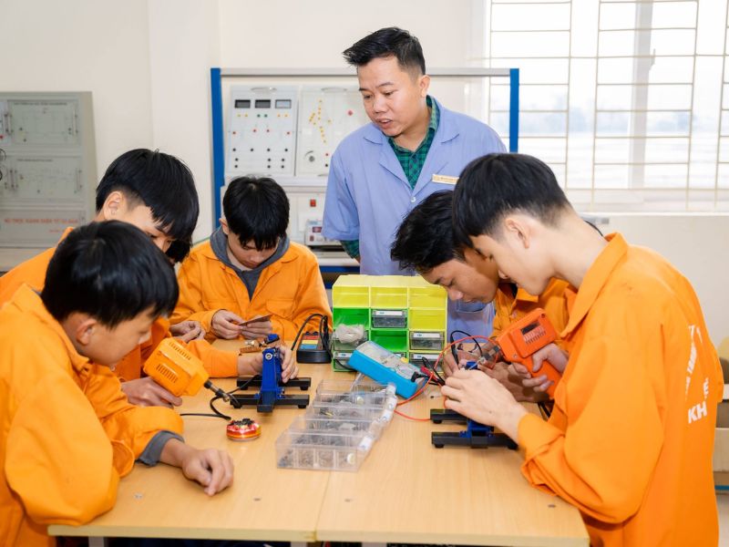 top truong trung cap nghe uy tin chuyen nghiep o nghe an 3